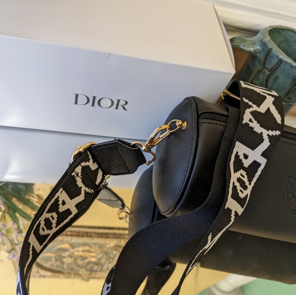 Dior Toiletry bag/ purse/ pouch/ cosmetic bag to crossbody bag - Picture 10 of 14